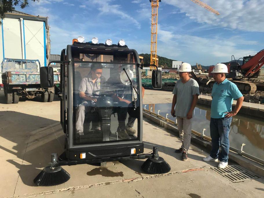 德清龙泉市清扫车