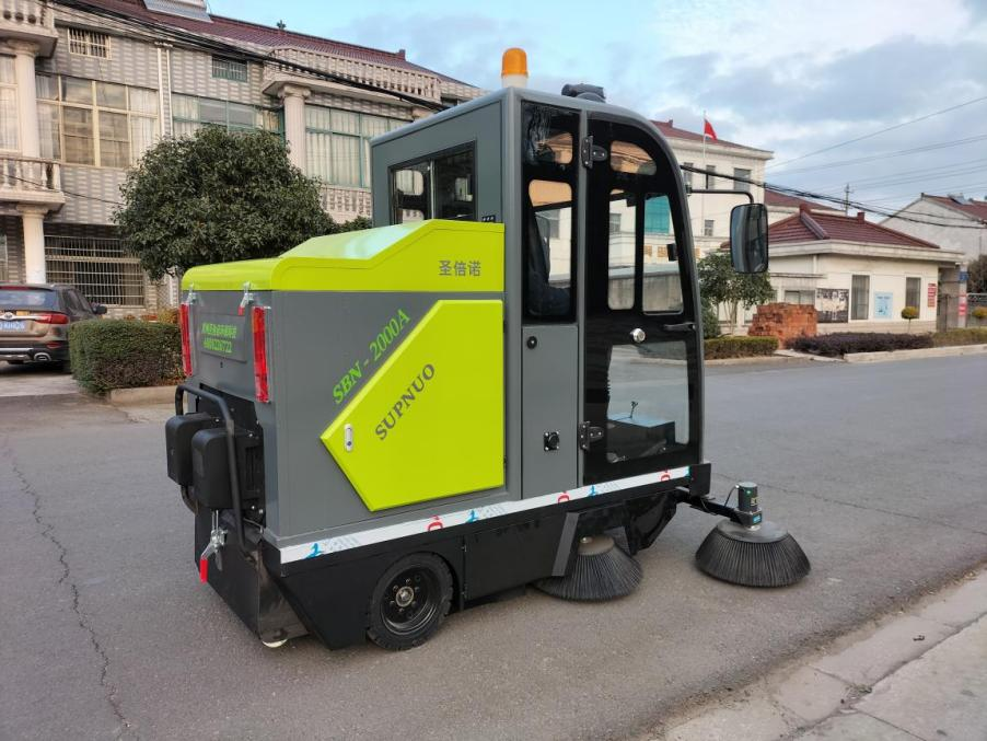 德清龙建清扫车_0